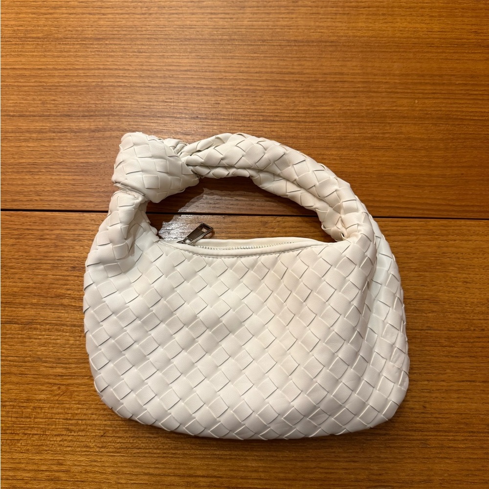 Elegant White Woven Handbag